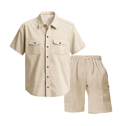 Herren komfortables Freizeitoutfit mit Kurzarmhemd und lockeren Shorts EB
