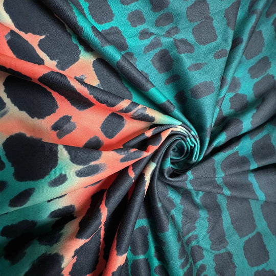 Damen Maxikleid mit tiefem V-Ausschnitt und schickem Schlitz EB
