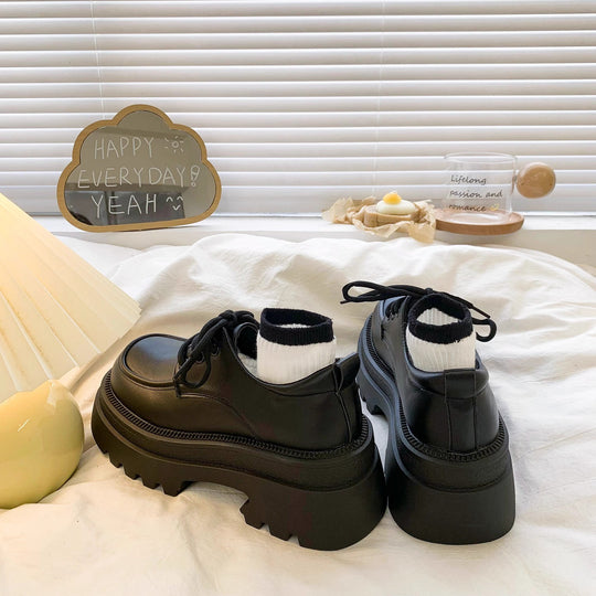 Damen Plateau-Sneaker mit robustem Sohlenprofil und stilvollem Design EB