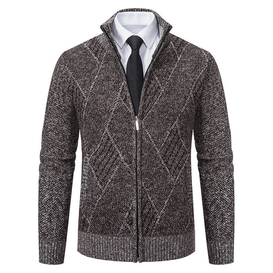 Herren modische Strickjacke mit hohem Kragen und stilvollem Zopfmuster EB