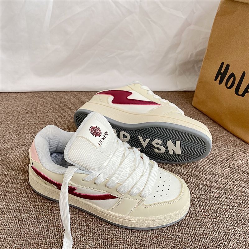 Damen modische Sneaker im sportlichen Stil mit atmungsaktiven Einsätzen EB