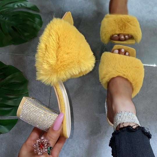 Damen Glamouröse Mules mit kuscheligem Kunstfell und glitzerndem Absatz EB
