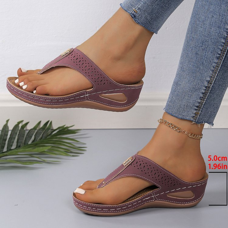 Damen Zehentrenner-Sandalen mit eleganter Perforation und modischem Akzent EB