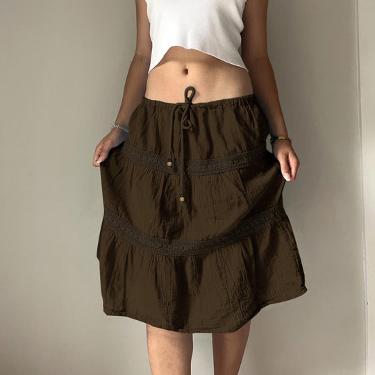 Damen nan gestufter Boho-Midirock mit elastischem Kordelbund und Häkelband-Details EB