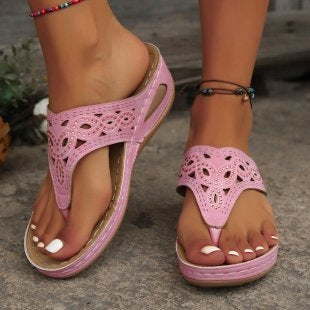 Damen Komfortable Zehentrenner-Sandalen mit floralem Schnitt EB