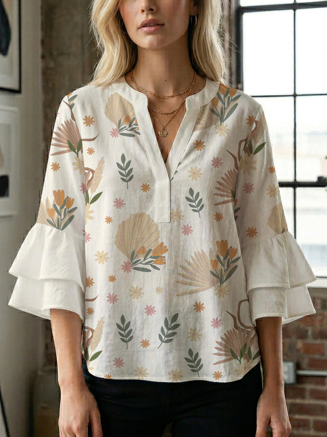 Damen Bluse mit Rüschendetails und auffälligem Animal-Print EB