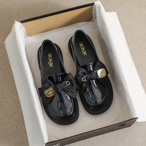 Damen elegante Slippers mit schickem Schleifenakzent und glänzender Oberfläche EB