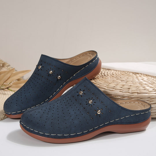 Damen modische Clogs mit luftiger Perforation und eleganter Verzierung EB