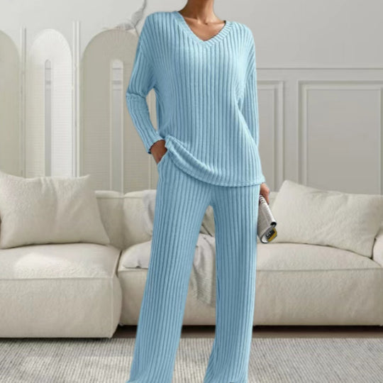 Damen Strickanzug mit modischem V-Ausschnitt und feinem Rippdesign EB