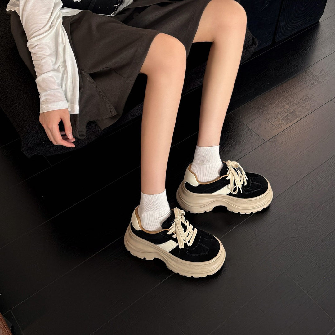 Damen Chunky Sneaker mit hochwertigem Wildleder-Obermaterial und rutschfester Sohle EB