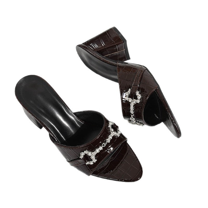 Damen Glamouröse Mules mit verzierter Riemen und Blockabsatz EB