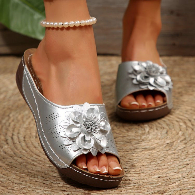 Damen modische Riemensandalen mit dekorativer Blumenapplikation EB