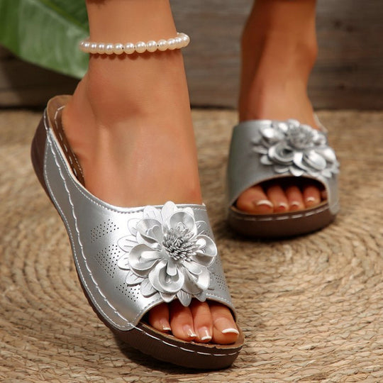 Damen modische Riemensandalen mit dekorativer Blumenapplikation EB