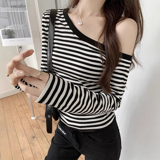 Damen Off-Shoulder Oberteil mit modischem Streifenmuster und figurbetontem Schnitt EB