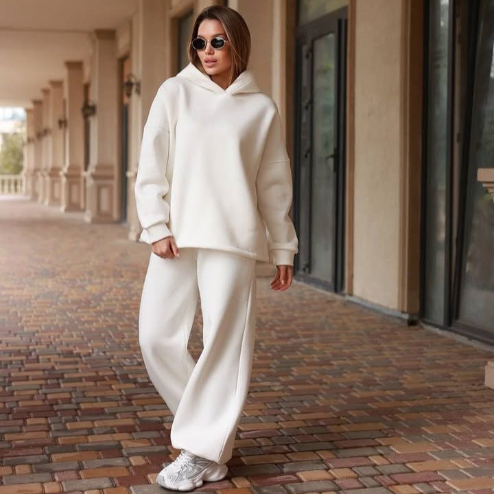 Damen Loungewear-Set mit oversized Kapuzenpullover und weiter High-Waist Jogginghose EB