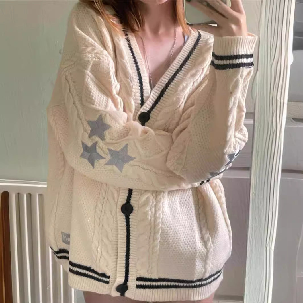 Damen Grob gestrickte Cardigan mit Sternenapplikationen und Knopfverschluss EB