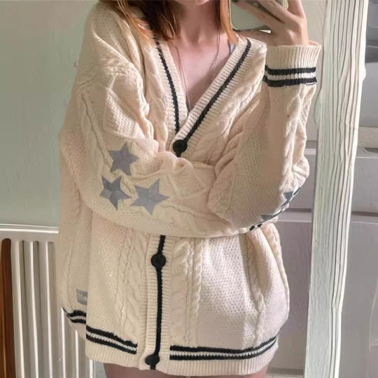 Damen Grob gestrickte Cardigan mit Sternenapplikationen und Knopfverschluss EB