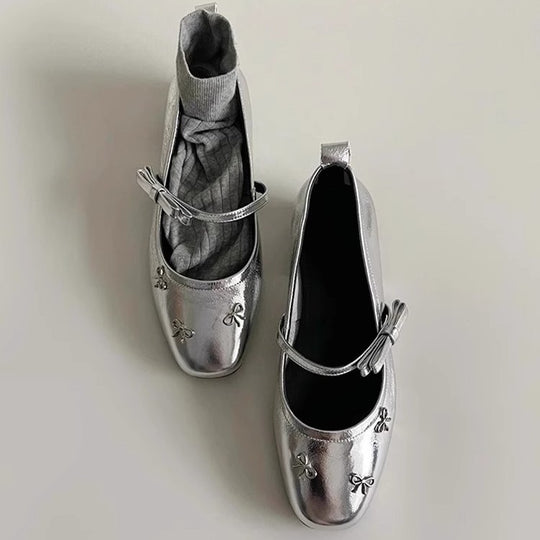 Damen Ballerina-Schuhe mit schimmernder Oberfläche und dekorativem Schleifendetail EB