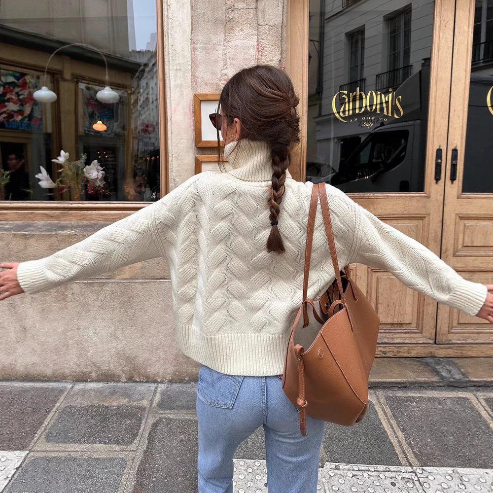 Damen gemütlicher Pullover mit hohem Kragen und Kabelstrick EB