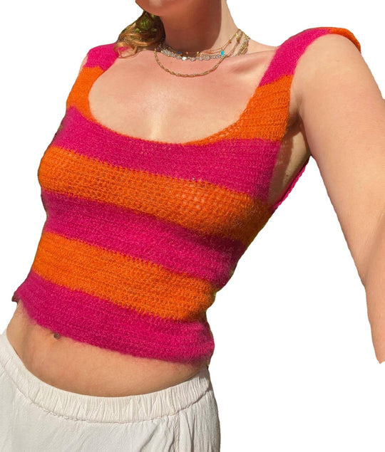 Damen gestricktes Crop-Top mit buntem Streifenmuster und weitem Rundhalsausschnitt EB