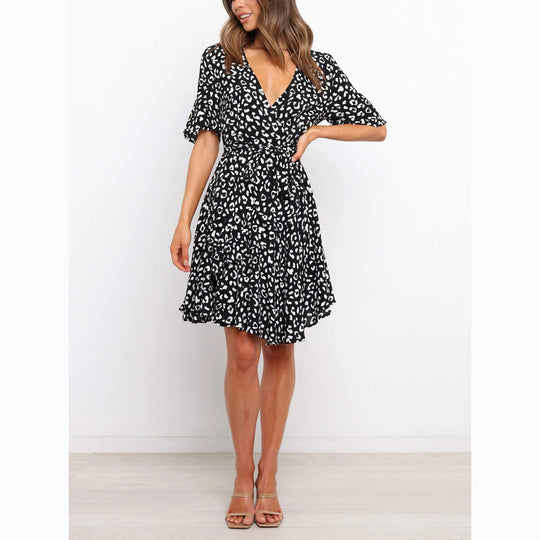 Damen Wickelkleid mit großzügigen Volant-Ärmeln und wunderschönem Animal-Print EB