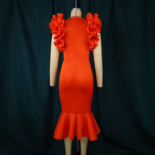 Damen figurbetontes Kleid mit voluminösen Rüschensäumen EB