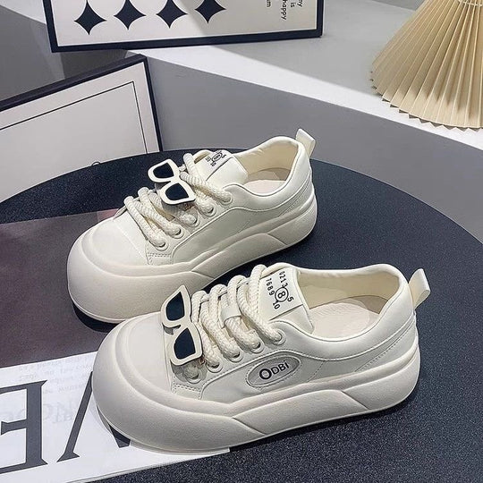 Damen modische Sneaker mit einzigartigen Details und hohem Tragekomfort EB