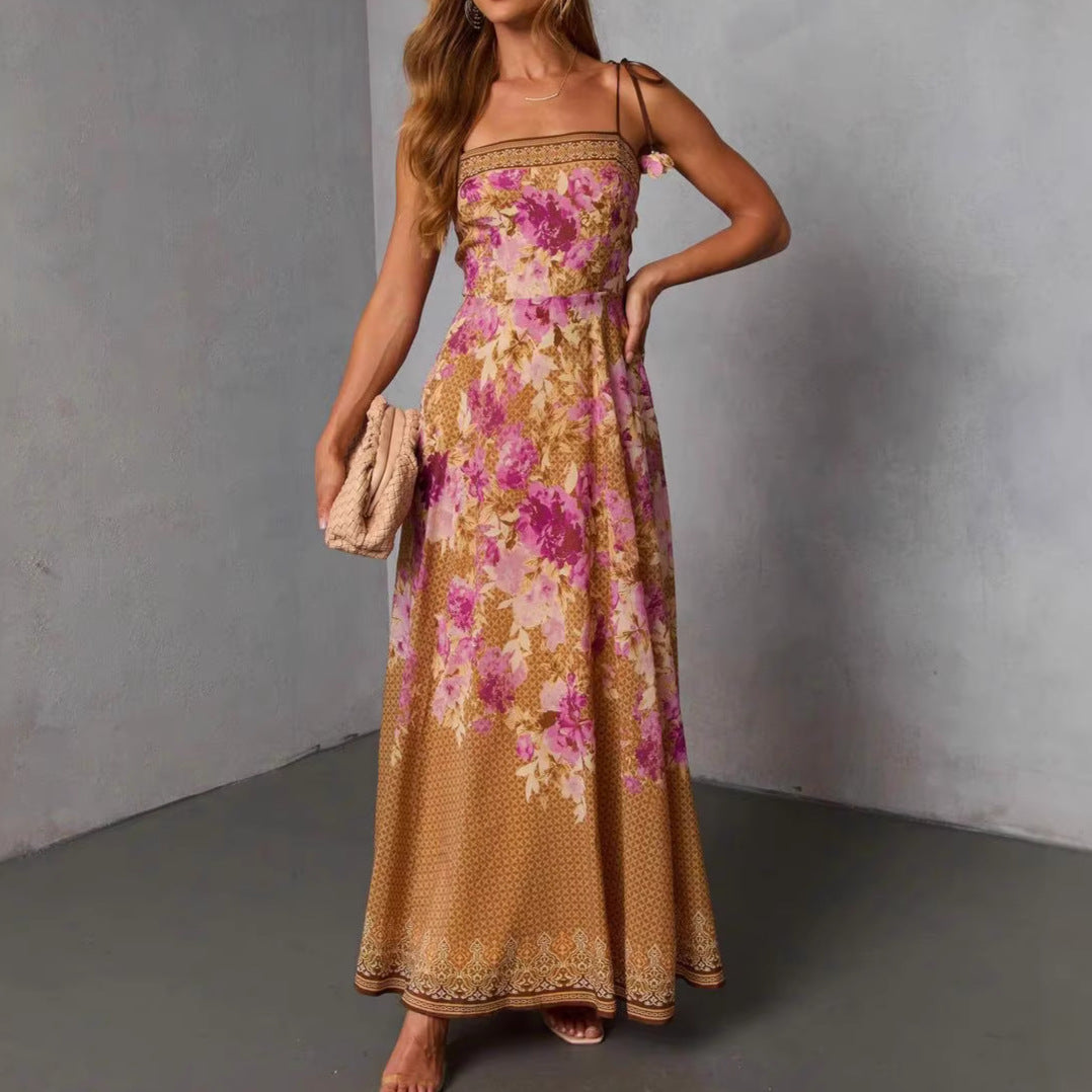 Damen Maxikleid im romantischen Bohemian-Stil mit floralen Akzenten und verstellbaren Trägern EB