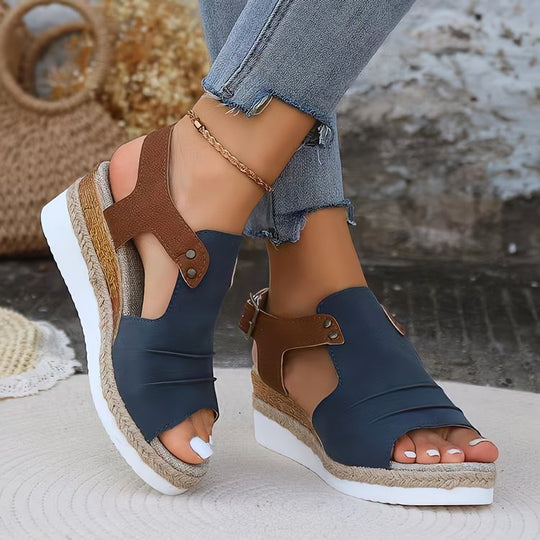 Damen Plattform-Sandalen mit breiten Riemen und elastischen Einsätzen EB