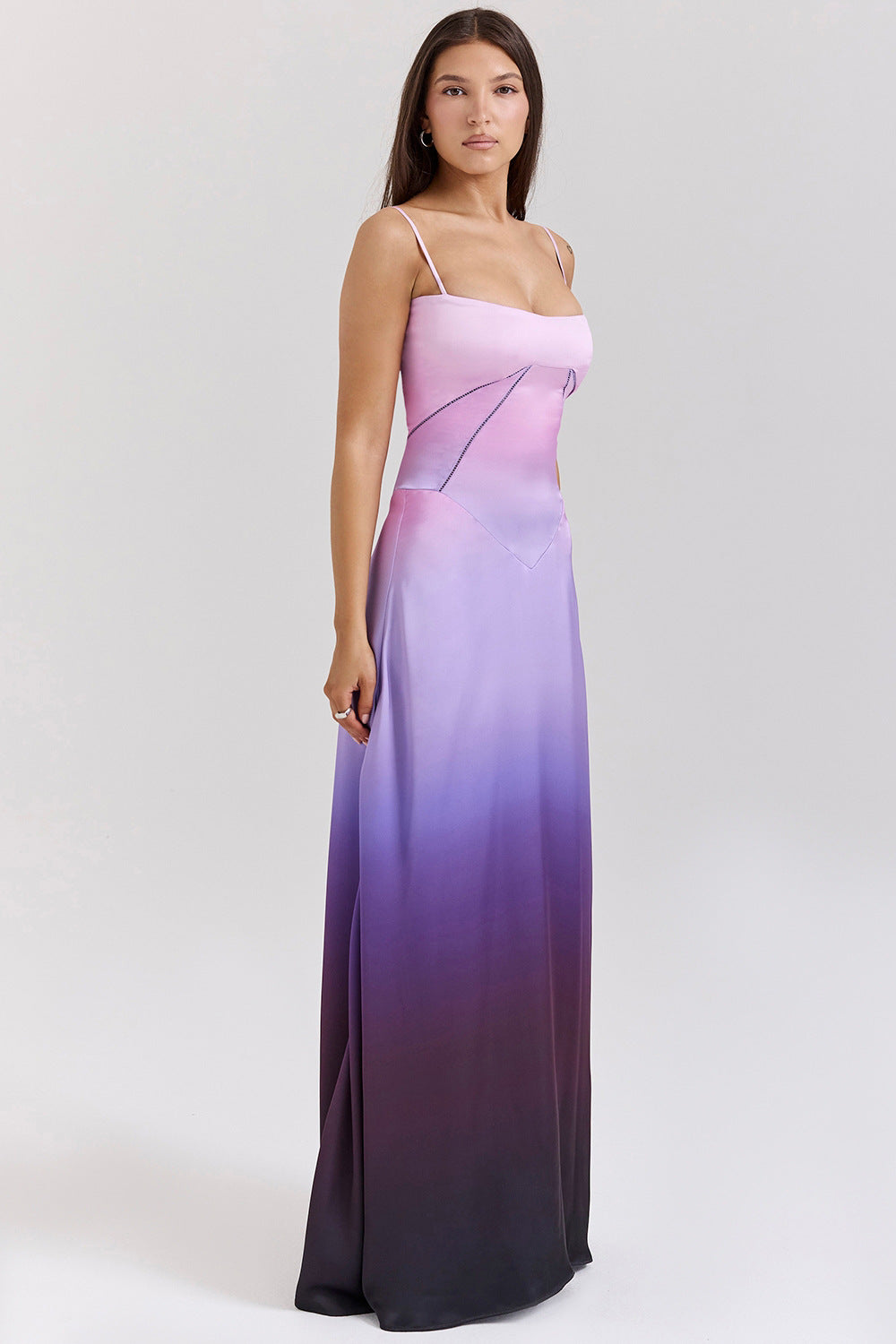 Damen Elegantes Abendkleid mit tailliertem Schnitt und schwingendem Rock EB