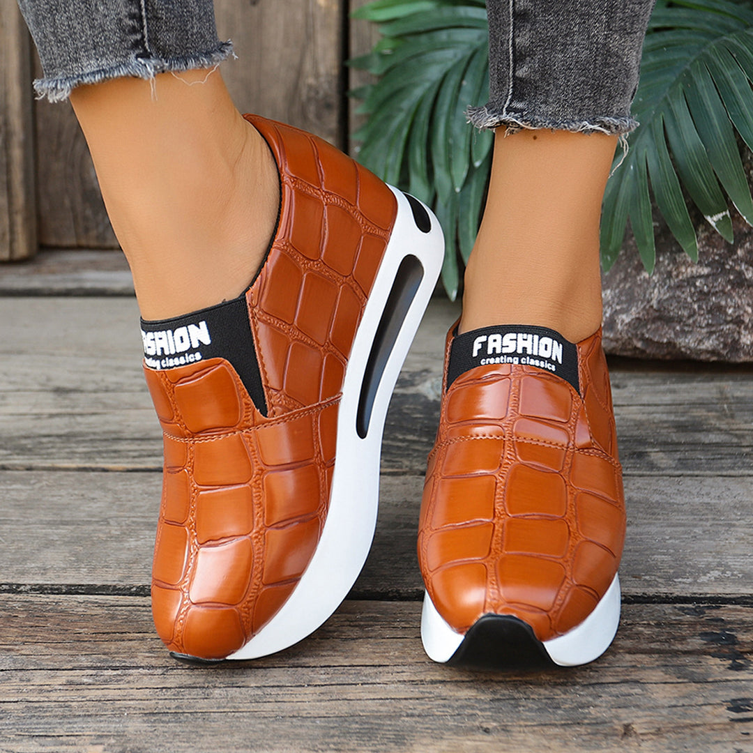 Damen Slip-On Sneaker mit luxuriösem Krokodil-Lederlook und bequemem Hochplateau EB