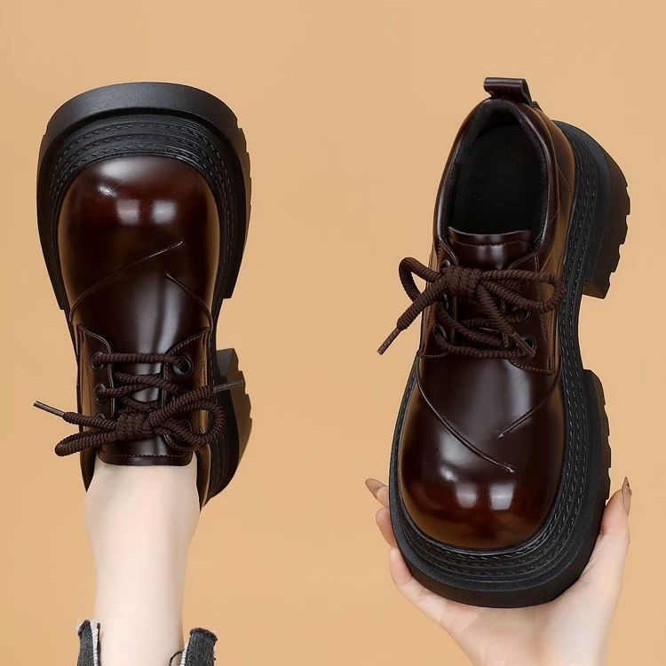 Damen Modische Derby-Schnürschuhe mit robuster Sohle und glänzender Oberflächenstruktur EB