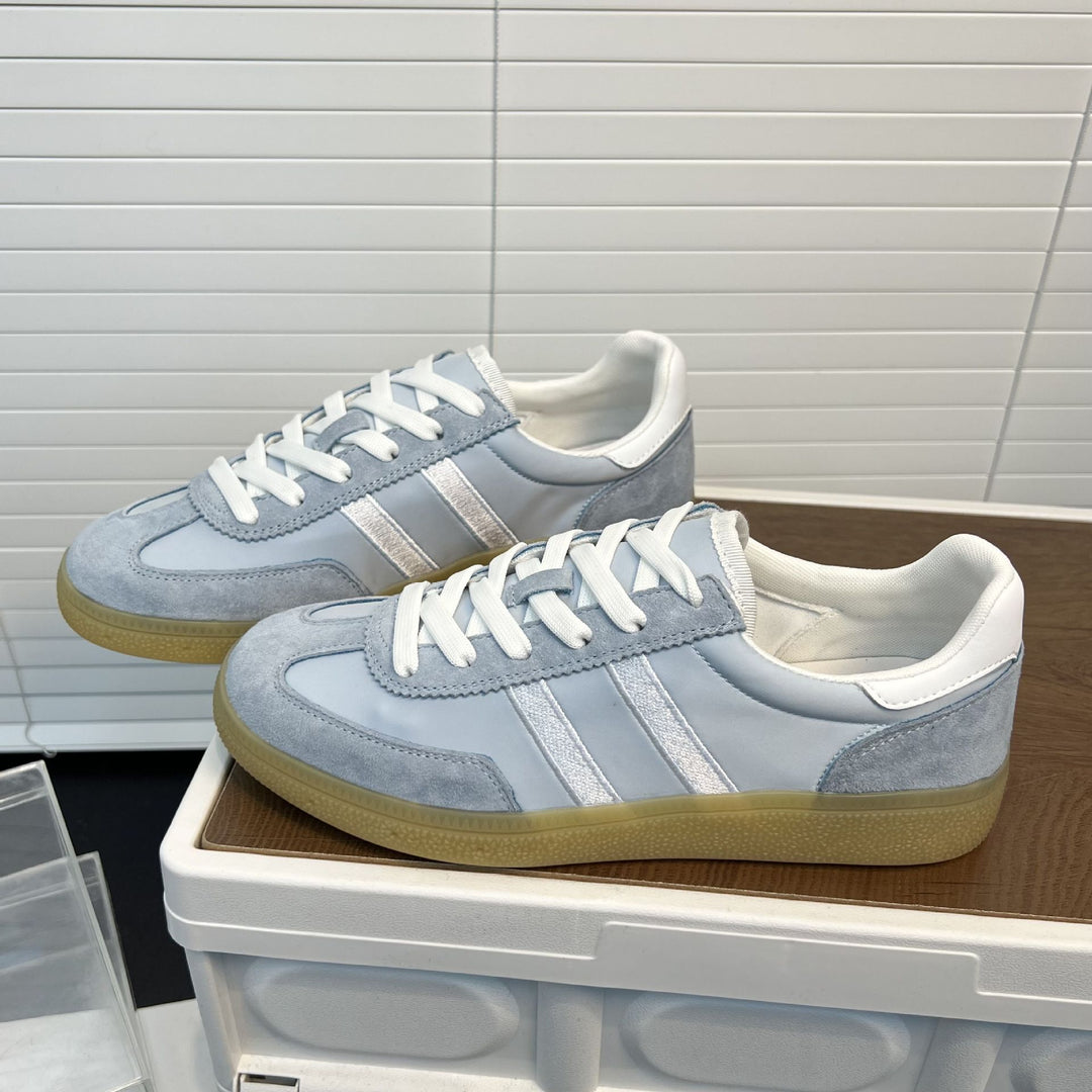 Damen Retro-Inspirierte Sneakers mit modischem Veloursleder und sportlichen Akzenten EB