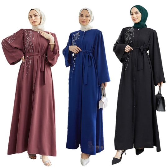 Damen Maxi-Kleid mit funkelnden Applikationen und elegantem Gürtel EB