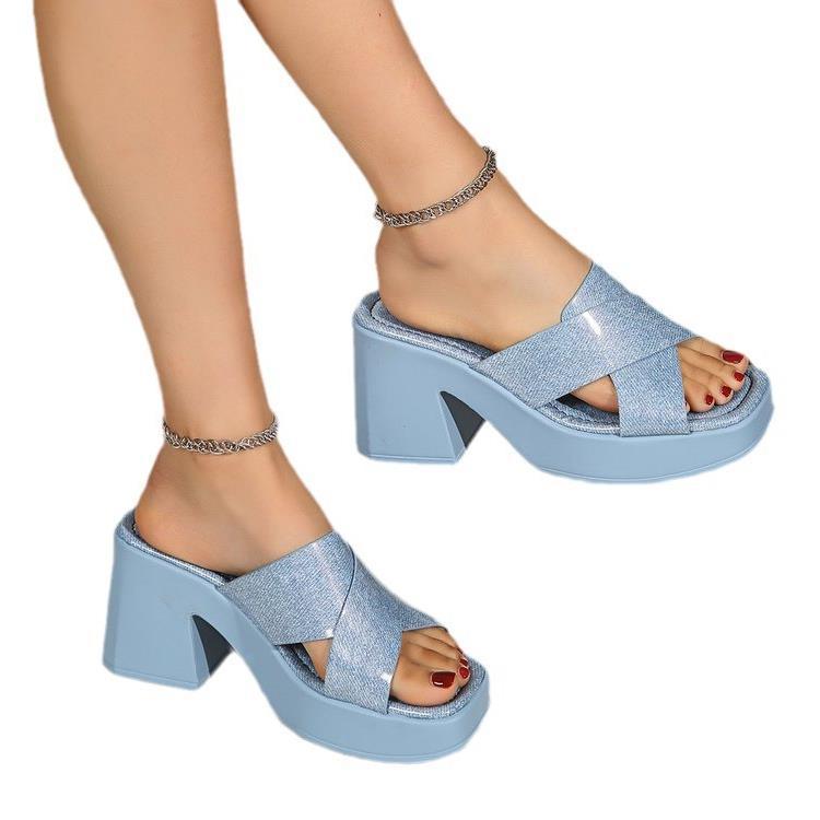 Damen Plateau-Sandalen mit glänzenden Riemen und blockartigem Absatz EB