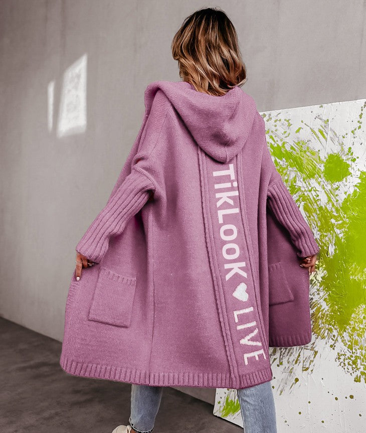 Damen Strickjacke mit Kapuze und innovativem Schriftzug EB