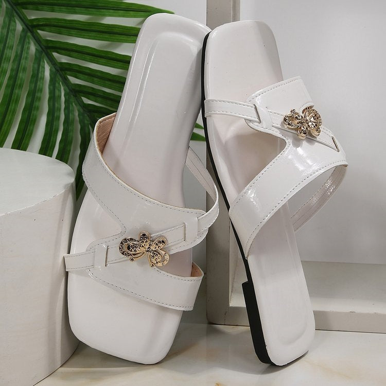 Damen elegante Zehentrenner-Sandaletten mit floralem Dekorelement EB