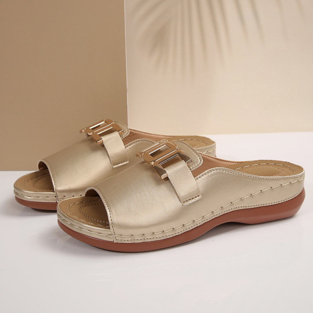 Damen Elegante Mules mit modischem Goldakzent und komfortablem Fußbett EB