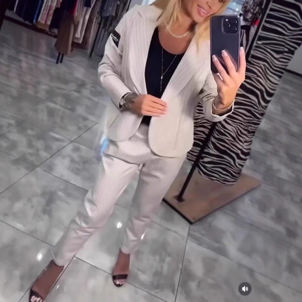 Damen Elegantes Blazer-Hosen-Set mit feinen Streifen EB