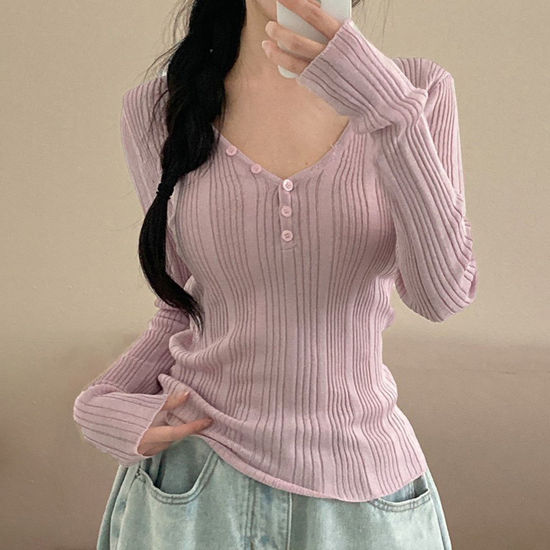Damen nan feinstrukturierter Rippstrick-Longsleeve mit V-Ausschnitt, Henley-Knopfleiste und taillierter Passform EB