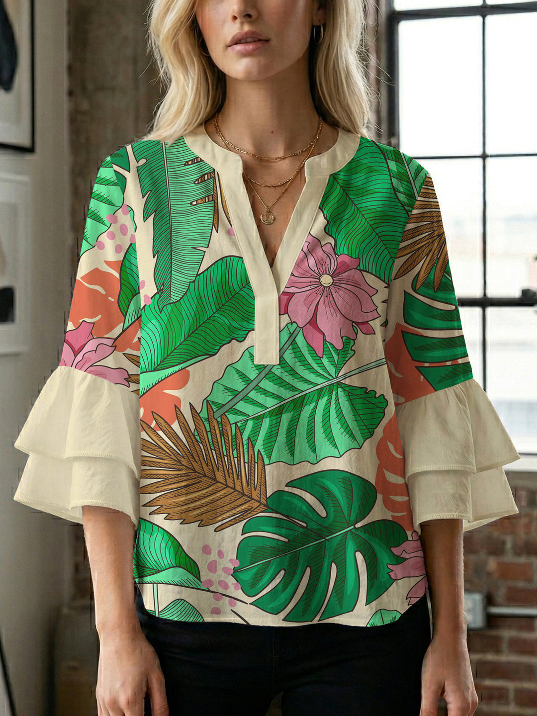 Damen Bluse mit voluminösen Rüschenärmeln und modernem Motiv EB