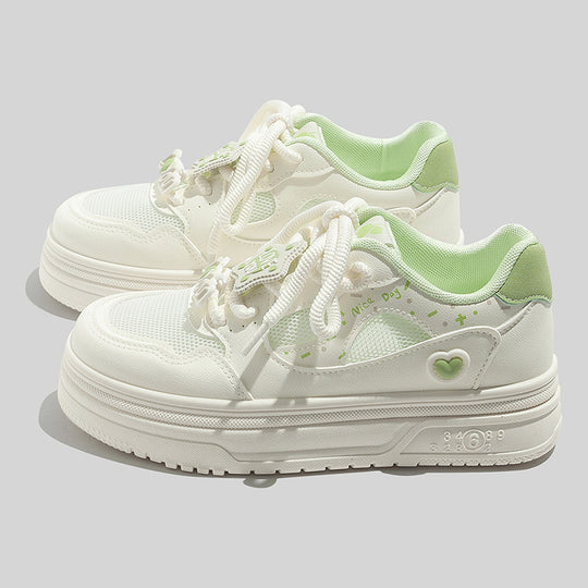 Damen Sneakers mit verspieltem Herzen-Motiv und atmungsaktiver Oberflächenstruktur EB