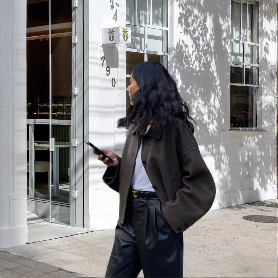 Damen modische kurze Wolljacke im Oversized-Stil mit Knopfverschluss EB