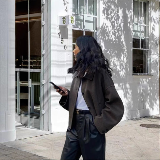 Damen modische kurze Wolljacke im Oversized-Stil mit Knopfverschluss EB