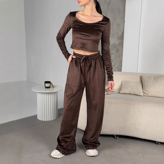 Damen samtiges bauchfreies Langarm-Crop-Top mit weitem Rundhalsausschnitt EB