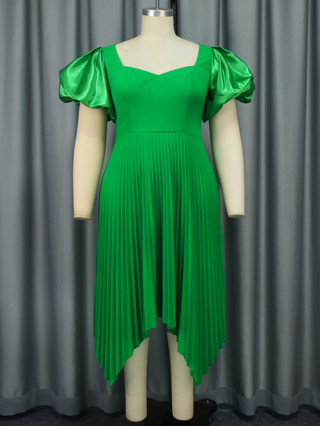 Damen Plissiertes Kleid mit Puffärmeln EB