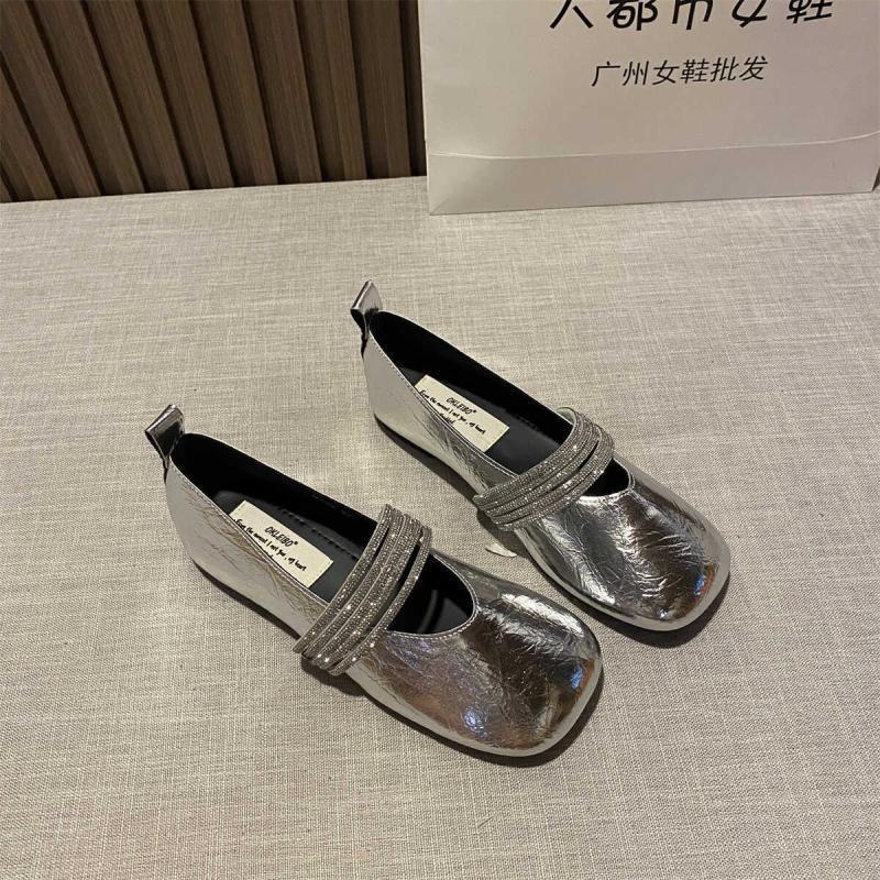 Damen elegante Ballerinas mit verzierten Riemchen EB