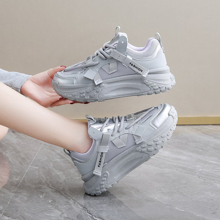Damen Sportliche Sneakers mit modernem Mesh-Obermaterial und luftiger Sohle EB