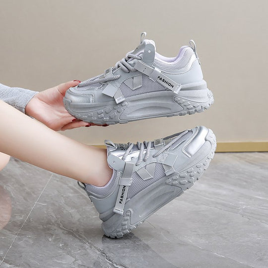Damen Sportliche Sneakers mit modernem Mesh-Obermaterial und luftiger Sohle EB