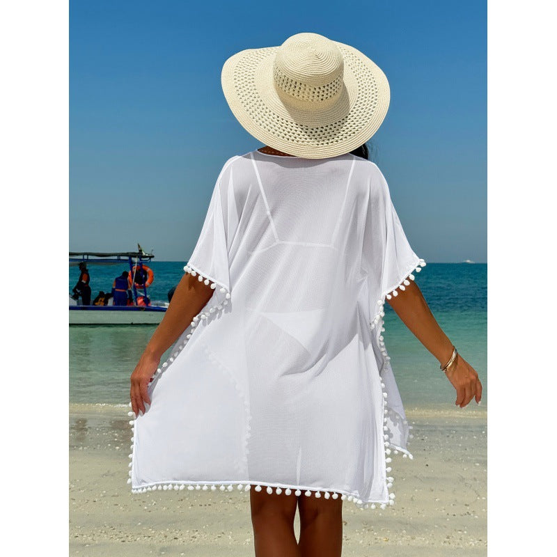 Damen Strandkleid mit dekorativem Pompon-Besatz und elegantem V-Ausschnitt EB